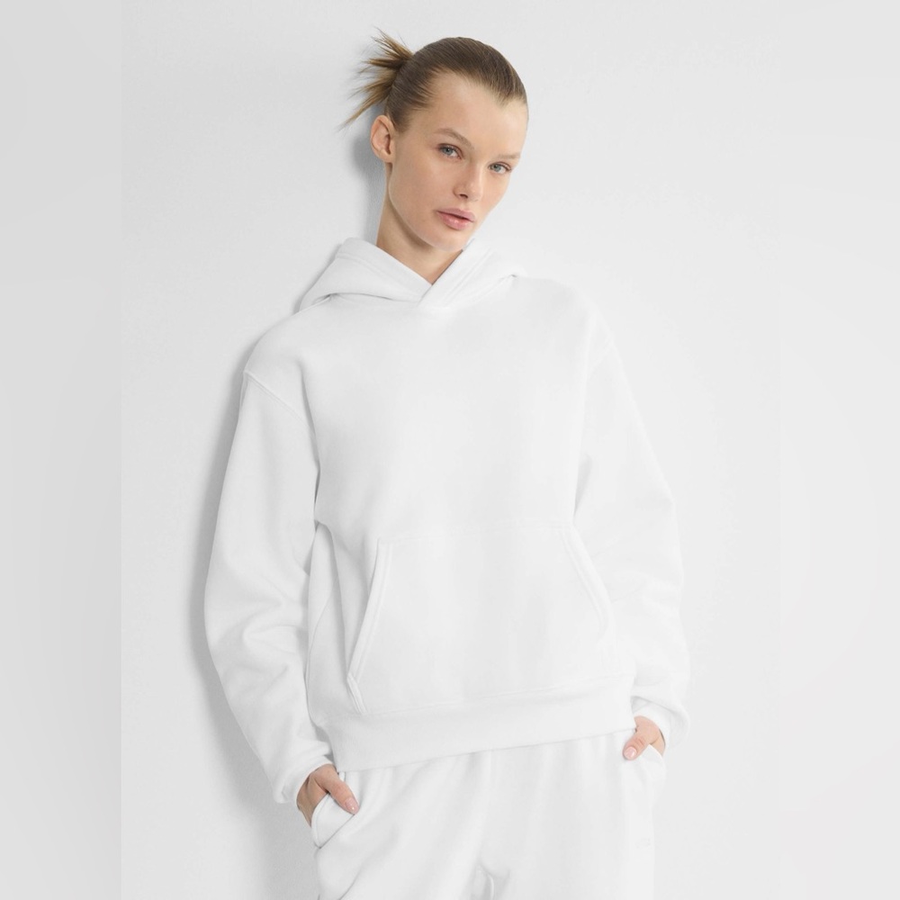 Aritzia White Women's Pullover Hoodie